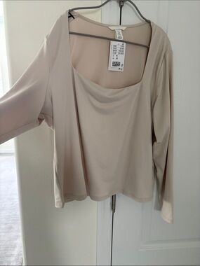 H&M boat neck top. New